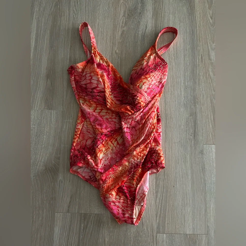 Miraclesuit Women’s Rock Show Oceanus Coral One Piece Swimsuit - Size 16 - Picture 3 of 11